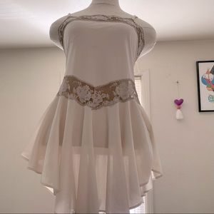 Cream and brown lace ballerina a style slip.